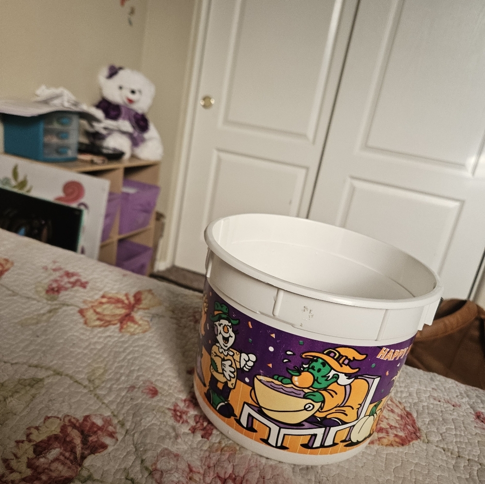 Vintage Shamrock Industries Halloween Candy Pail Bucket